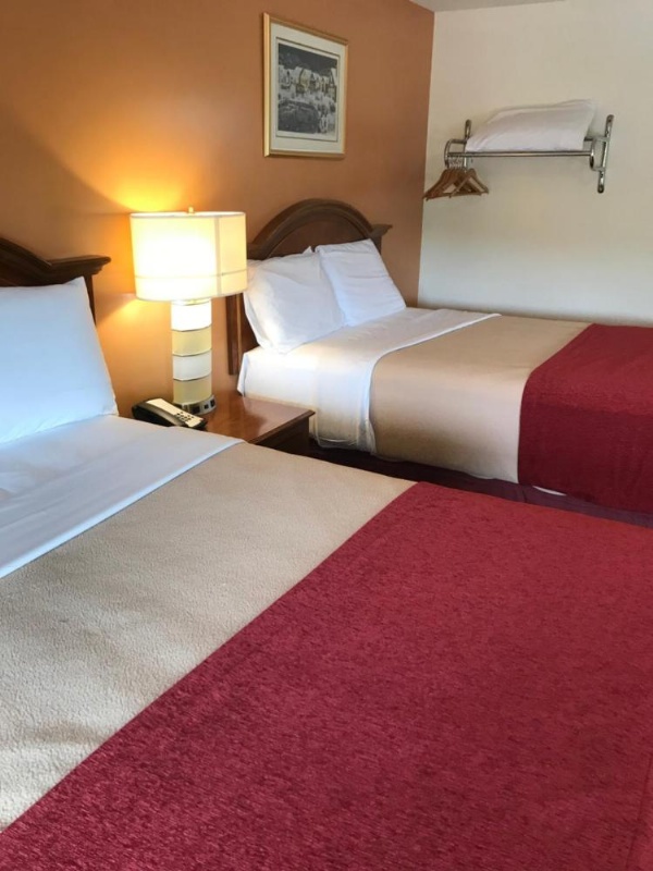 Cozy Corner Motel image 15
