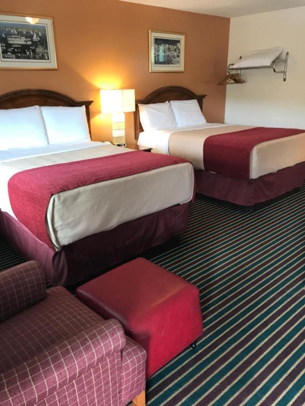 Cozy Corner Motel image 26