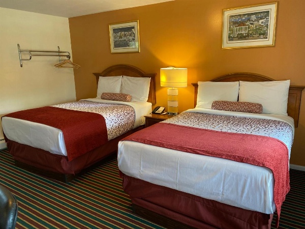 Cozy Corner Motel image 3